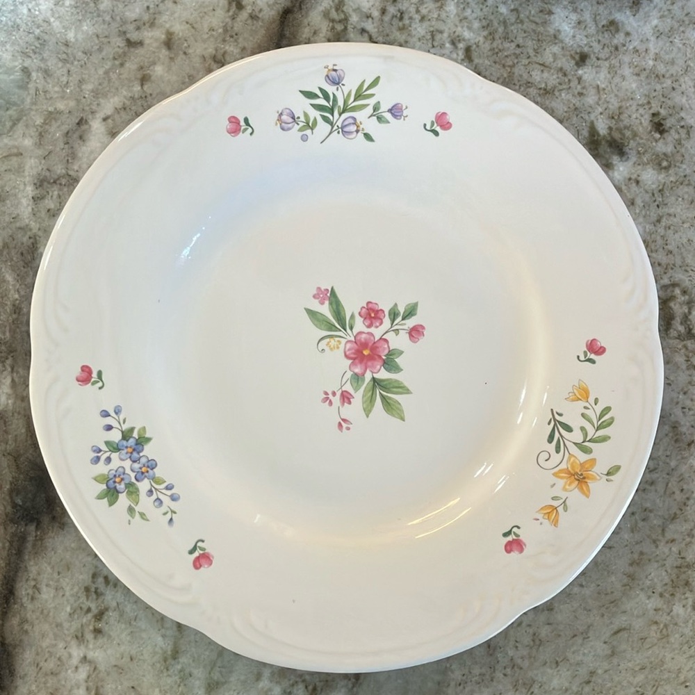 Salad Plates Set Of 4
Meadow Lane
by PFALTZGRAFF